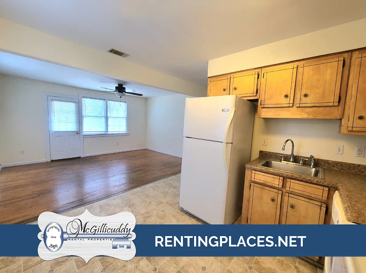 3 bed, 816 sqft, $1,195 — Photo 2