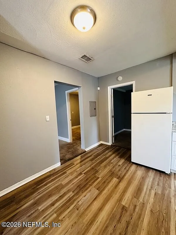 2 bed, 1.0 bath, 585 sqft, $895 — Photo 4