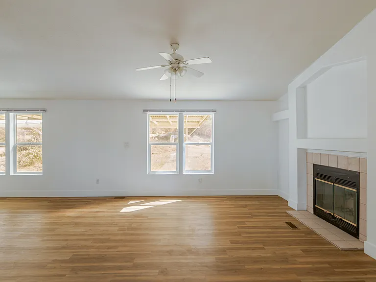 25120 Charina Rd — Photo 4