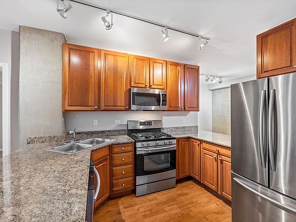 5th image of 1212 N Wells St APT 502