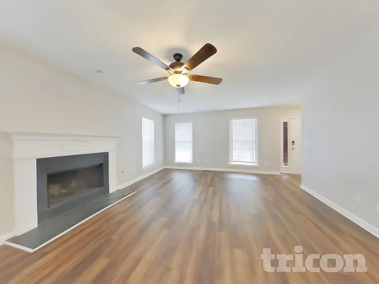 214 Amber Trce — Photo 2