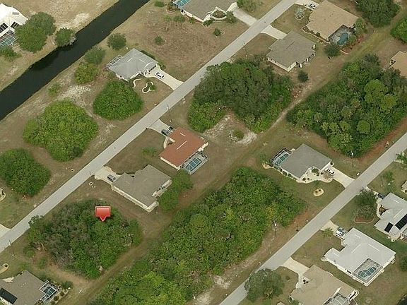 3rd image of 201 Broadmoor Ln