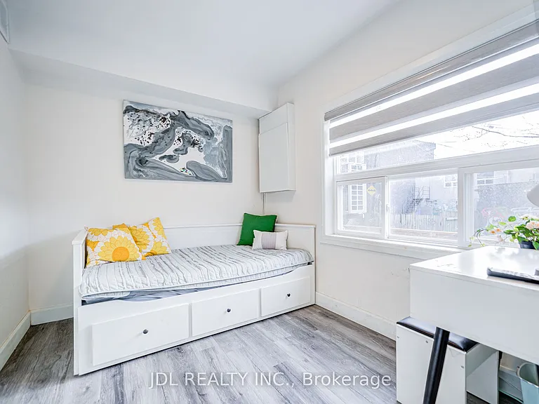 5 Sorauren Ave #3 — Photo 11
