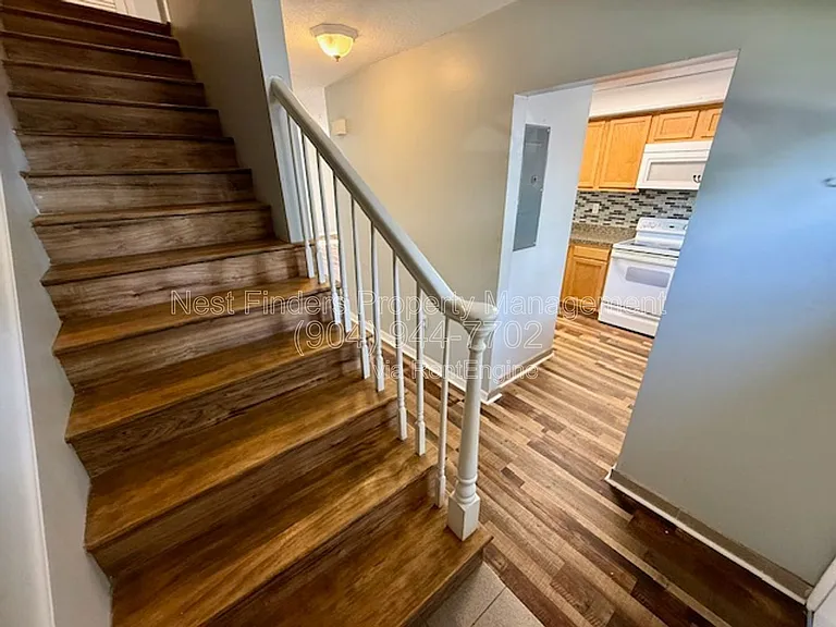 11406 Bedford Oaks Dr — Photo 2
