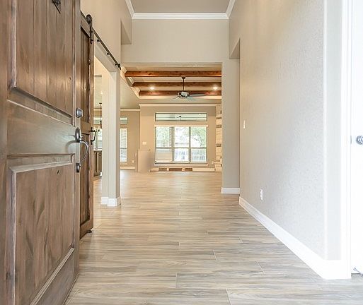 3rd image of 1009 High Plains Dr