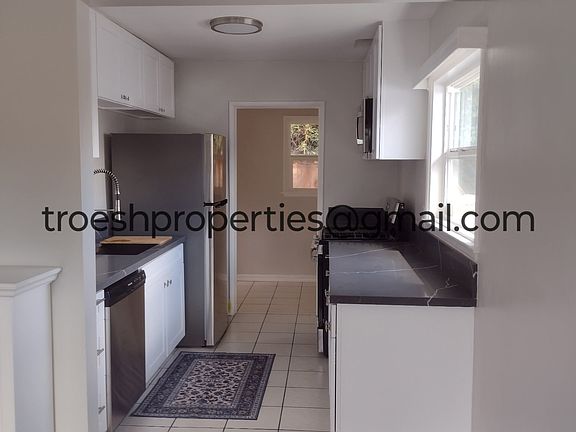4th image of 961 W 23rd St