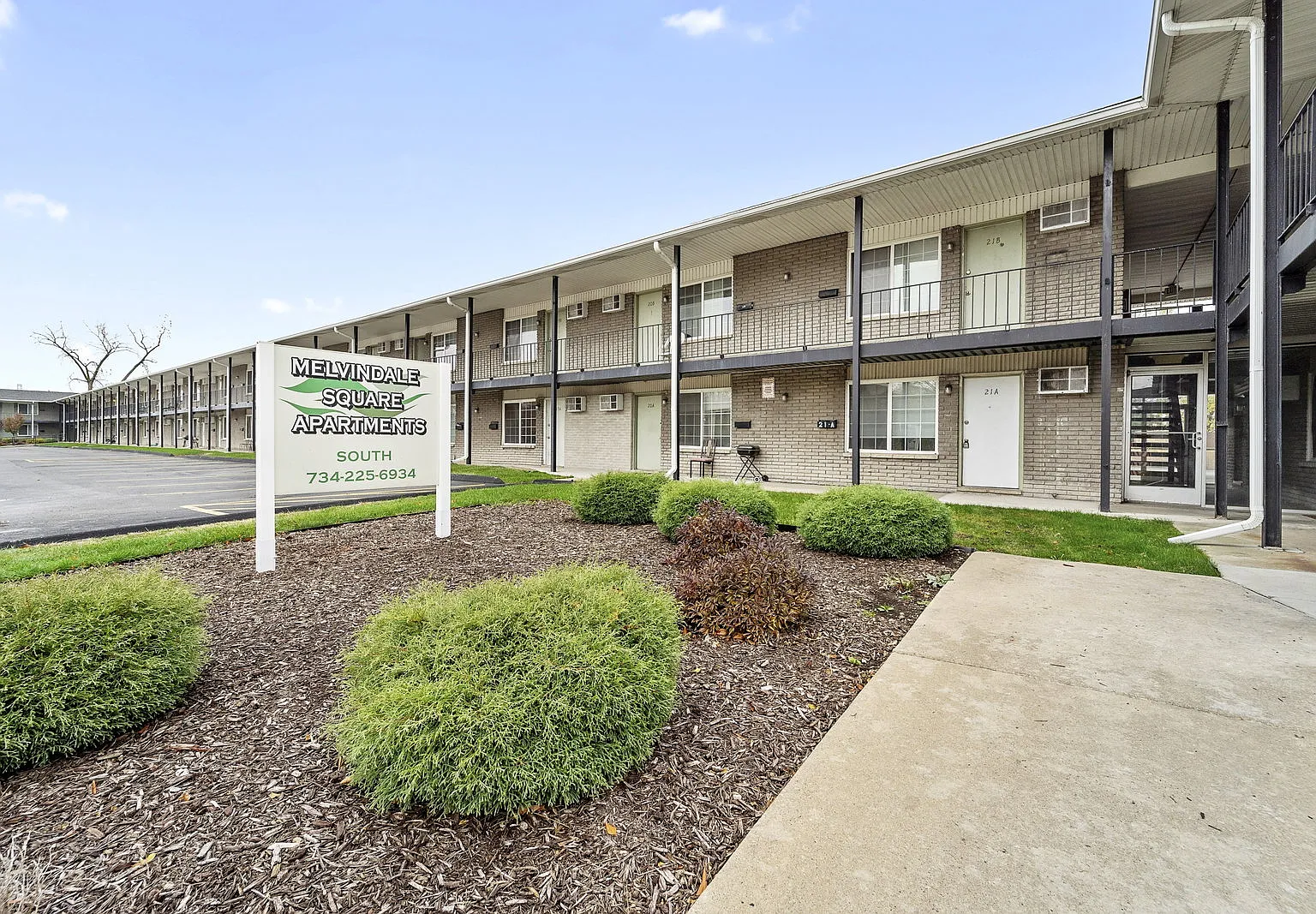 Melvindale Square — Photo 1
