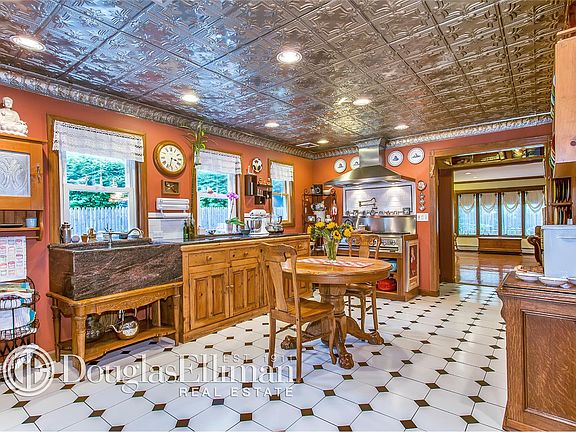 3rd image of 59 School House Ln
