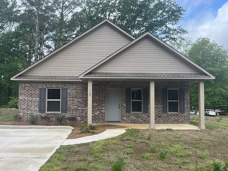 709 George Ave — Photo 1