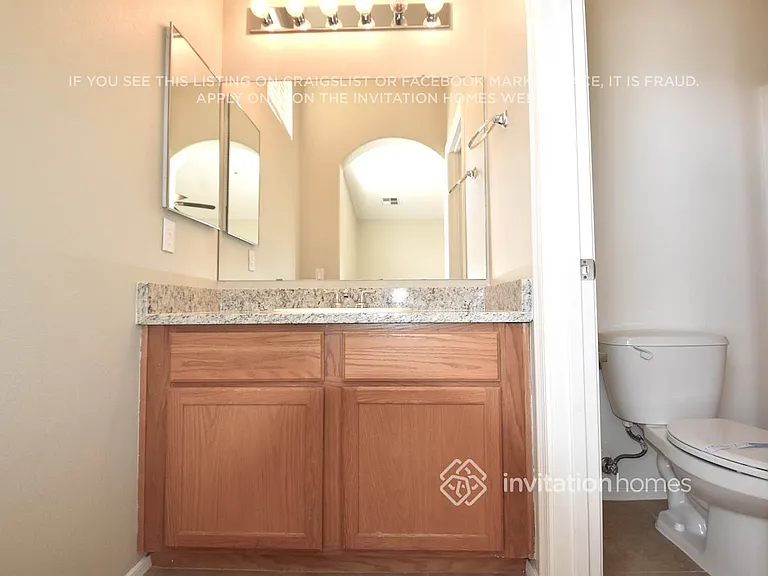 421 N 168th Ln — Photo 11