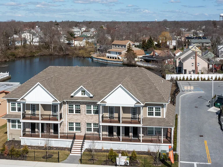 1163 Montauk Hwy #A7 — Photo 8