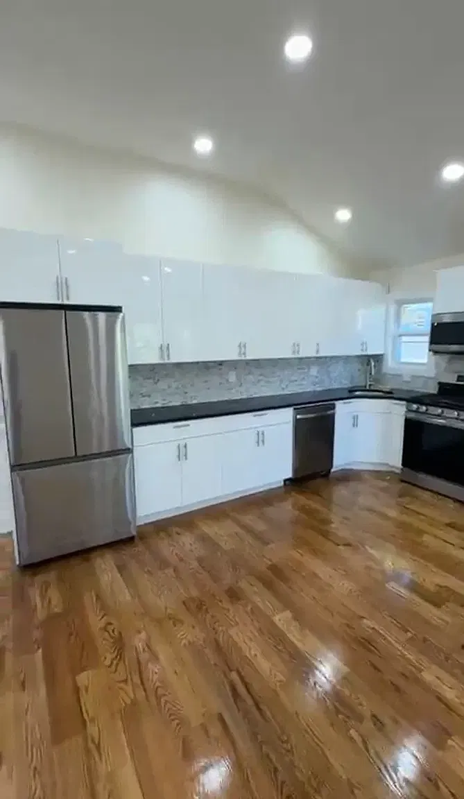 4 bed, $3,816 — Photo 1