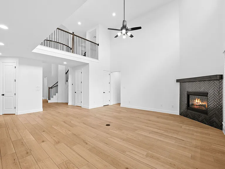 310 Barton Crk — Photo 16