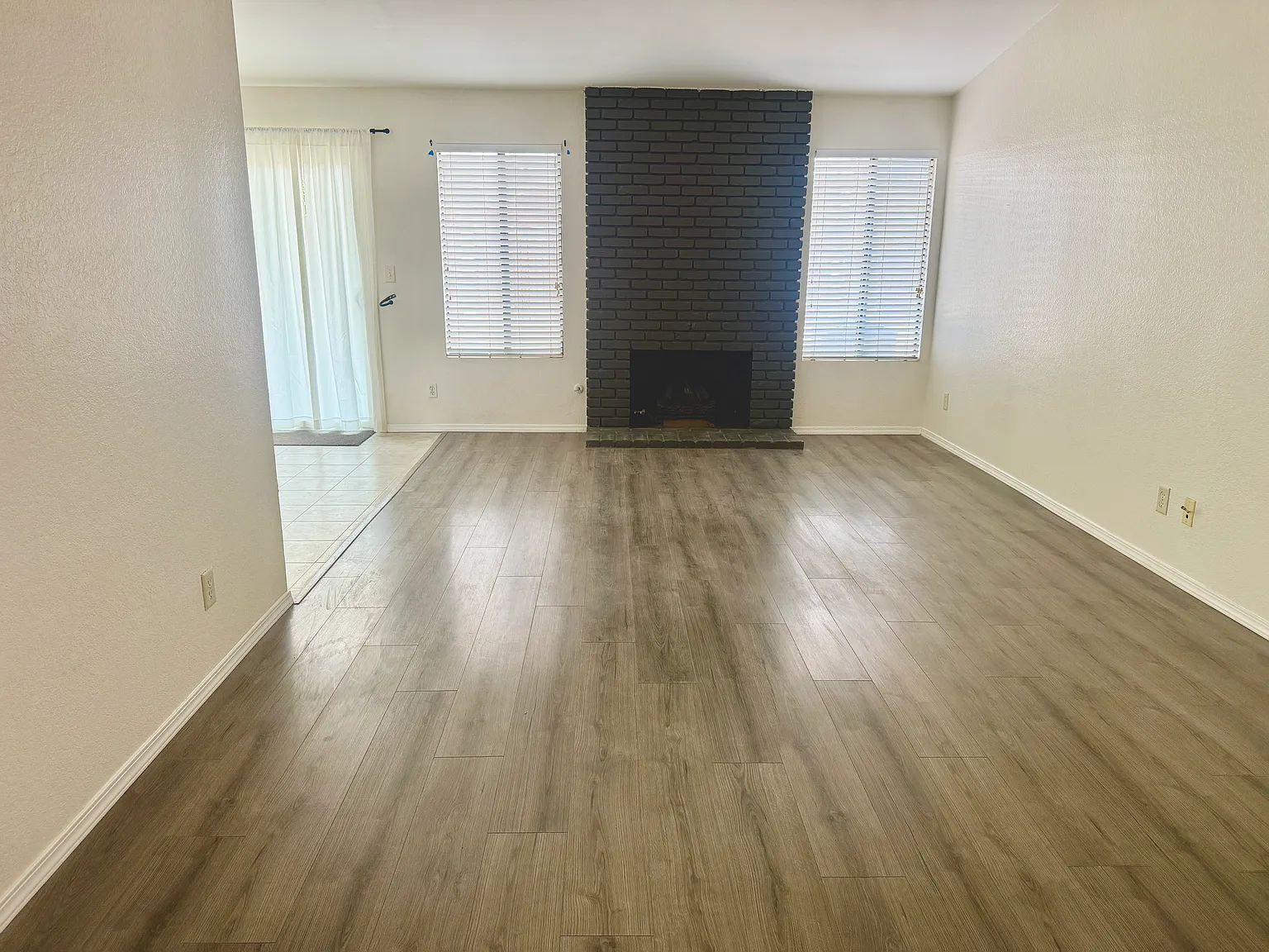3 bed, 1442 sqft, $2,745 — Photo 3