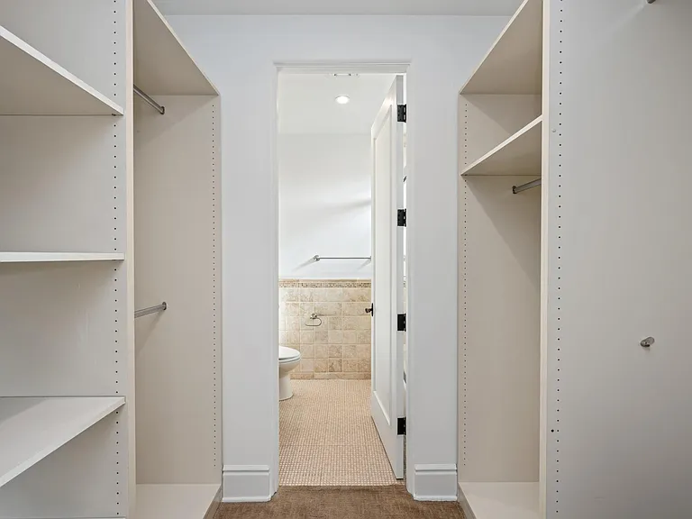 305 N Palm Dr — Photo 25