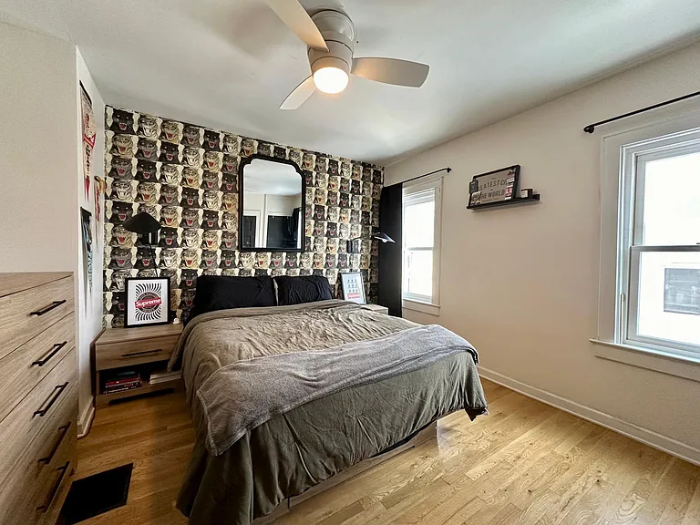1162 Summit St — Photo 14