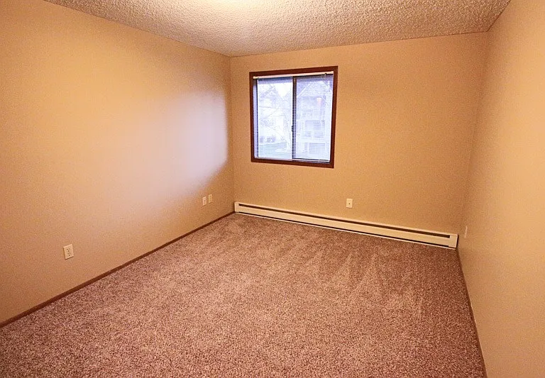 Quadrangle Apartments — Photo 15