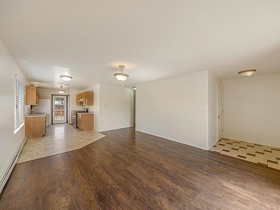 4th image of 493 Aspen Grove Dr