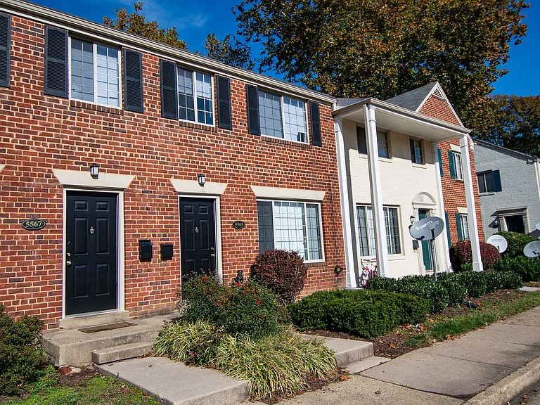 Brookville Townhomes Exterior 19