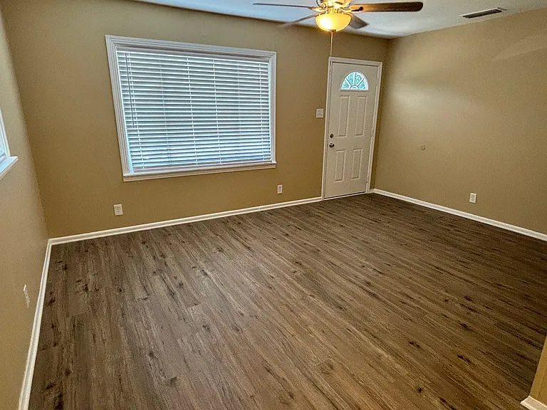 5920 Windy Hill Cir S — Photo 4