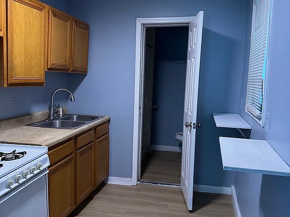 3rd image of 491 Washington Ave APT 1