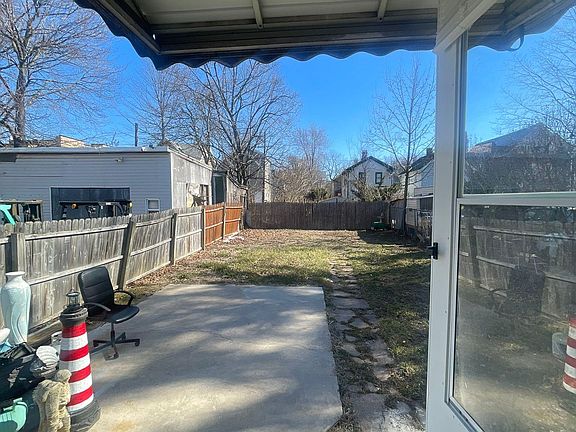 2nd image of 33 Winthrop Ave