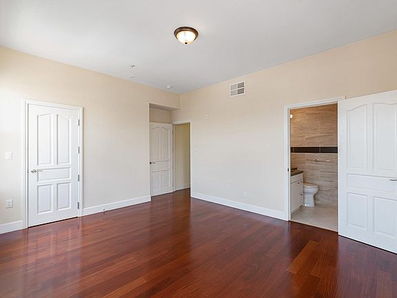 4th image of 103 Duboce Ave