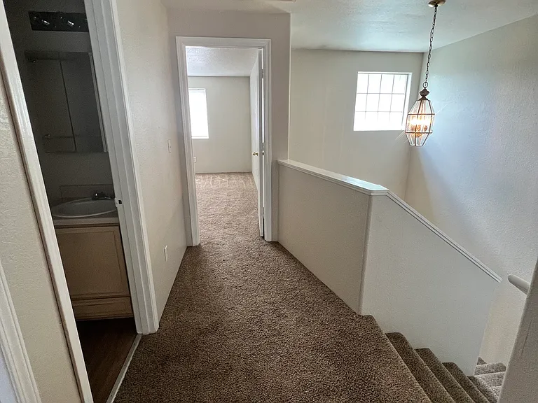 Mountain View Dr — Photo 9