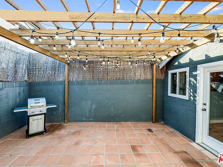 7722 Clinton St — Photo 18