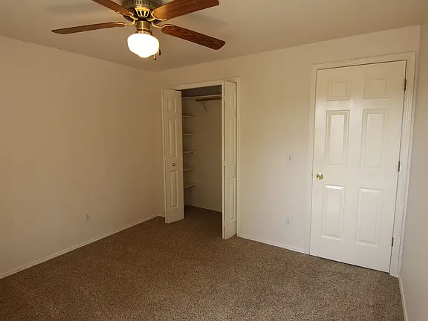 Charming Southeast Boise Townhome | 240 E Elwood Ln — Photo 3