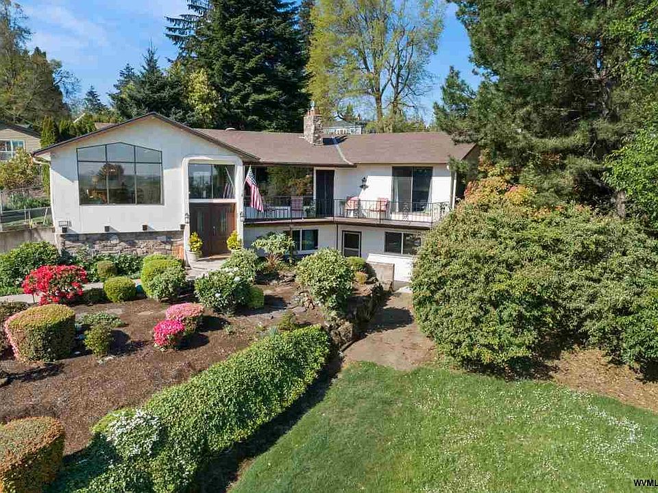 1st image of 3377 13th St SE