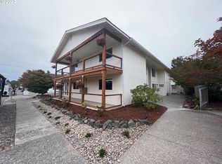 1567 1st St, Florence, OR 97439