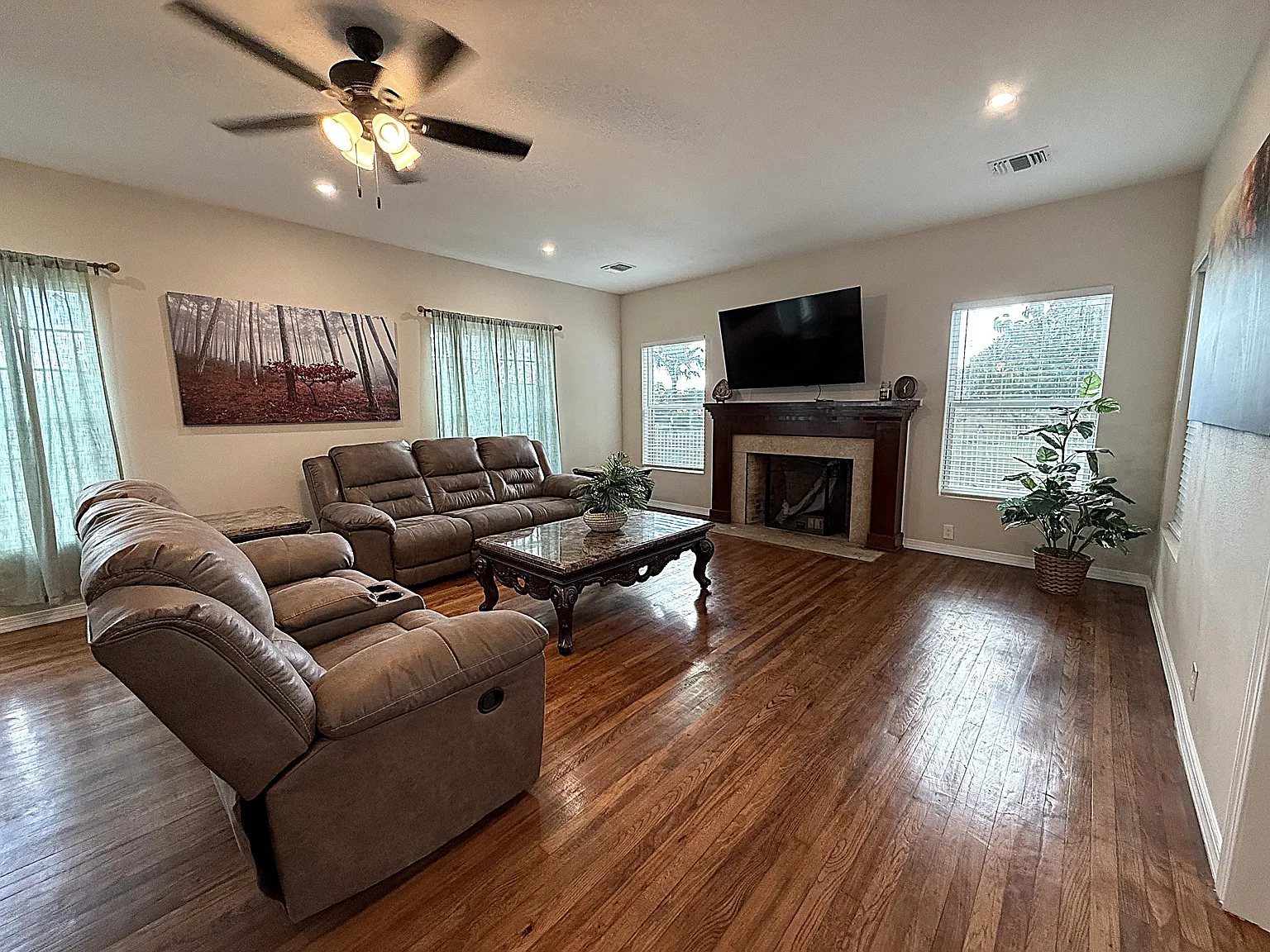 3 bed, 2199 sqft, $3,000 — Photo 4