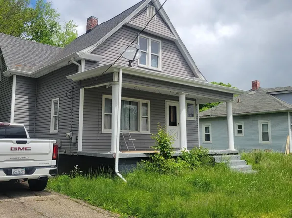 627 Custer Pl, Canton, IL 61520