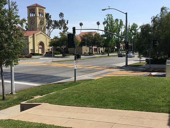 Fair oaks Av / Rollin St