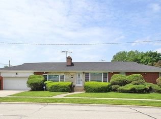 7450 Lamon Ave, Skokie, IL
