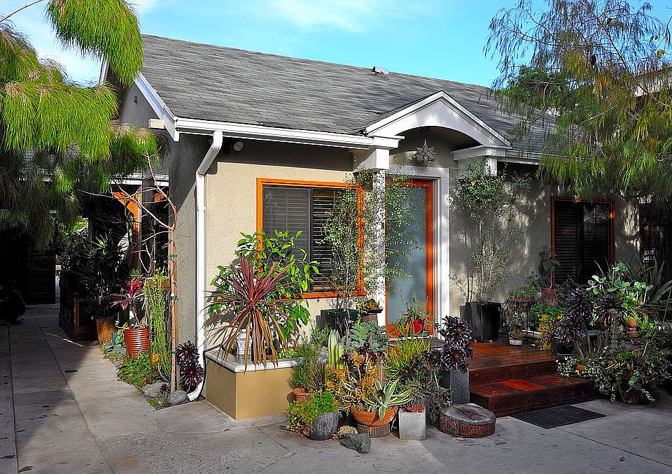 1st image of 3121 Perlita Ave