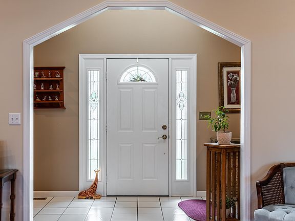 2nd image of 15052 Eastland Rd