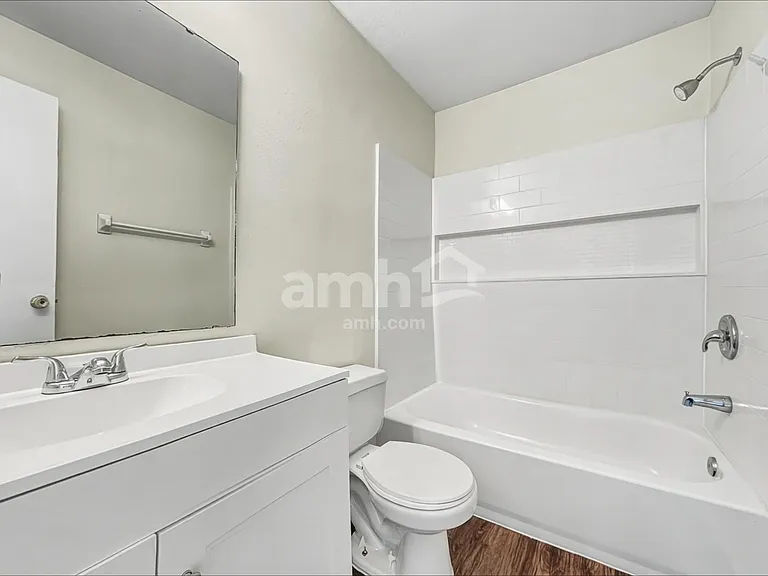 732 McLean Ct — Photo 11