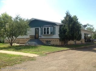 330 2nd St E, Dickinson, ND 58601