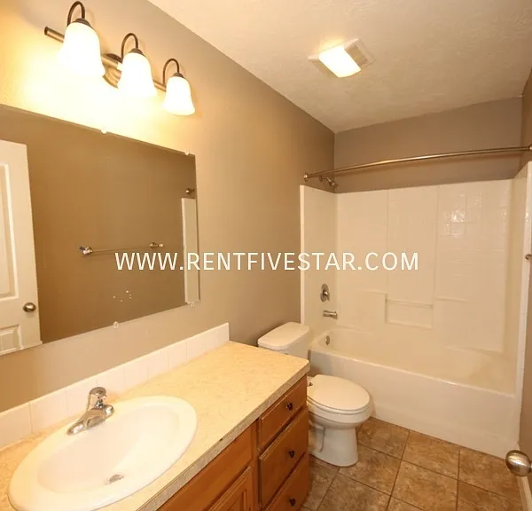 319 Park Ave #A — Photo 12
