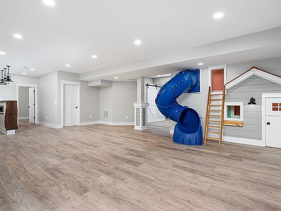 5th image of 6 Sorrel Ln