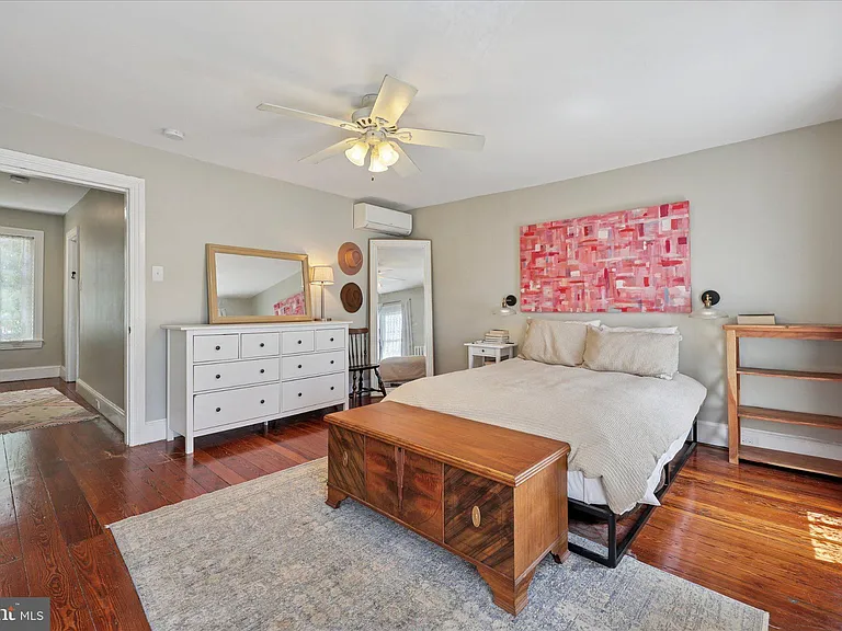 466 Conarroe St #1/2 — Photo 23