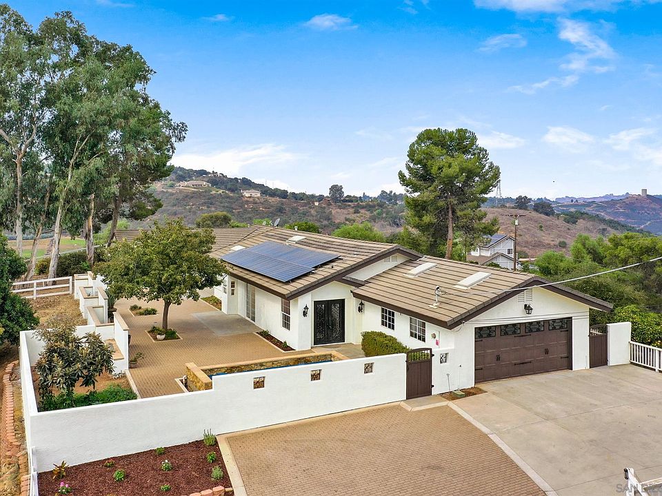 1st image of 30636 Rolling Hills Dr
