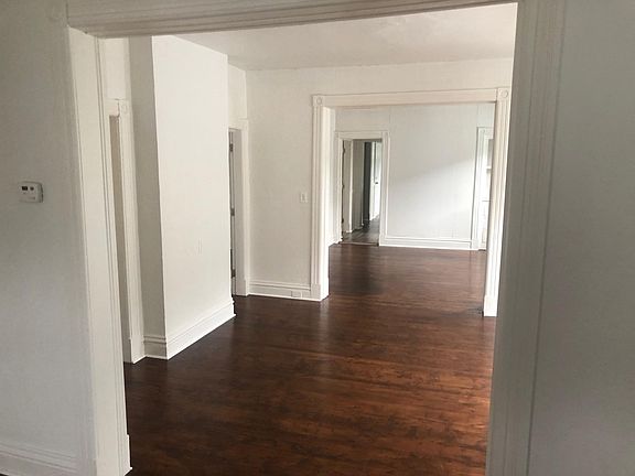 4th image of 128 6th Ave #2