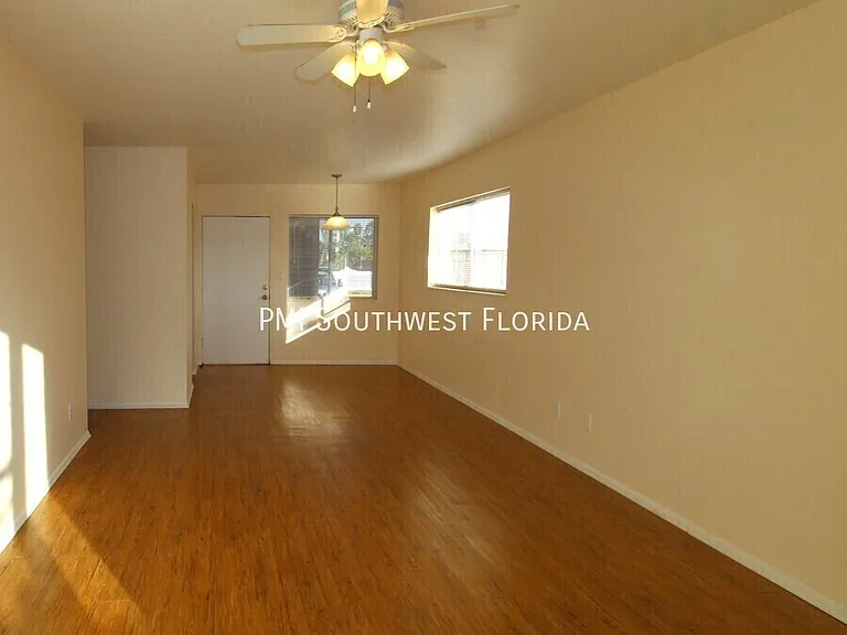3001 Bee Ridge Rd #117 — Photo 2