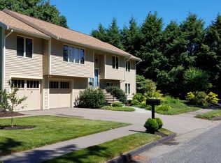 97 Meetinghouse Cir, Needham, MA 02492