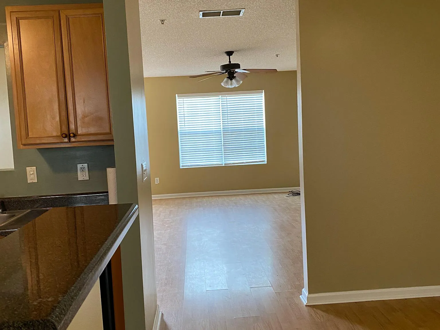 125 Chastain Cir — Photo 3