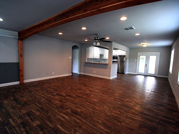 4th image of 305 Gilchrist Ave