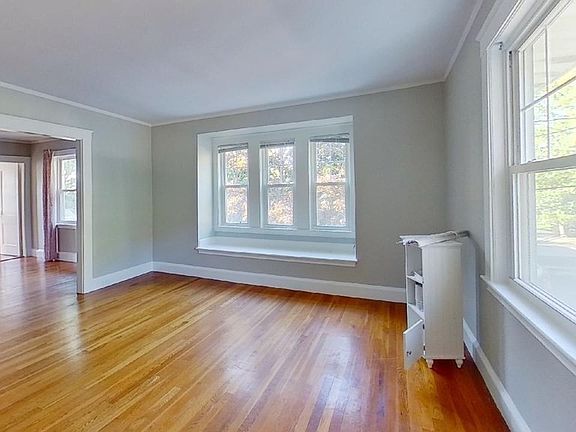 2nd image of 113 Pine St #113